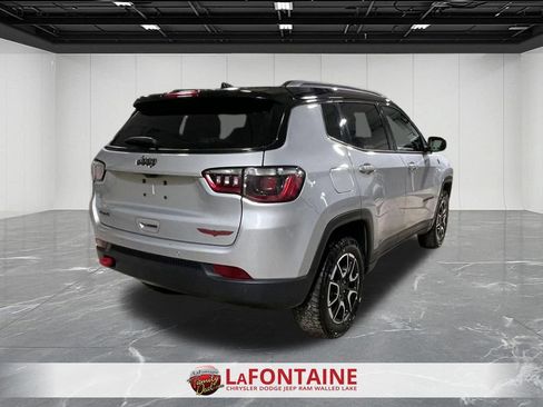 Used 2025 Jeep Compass Trailhawk image 5