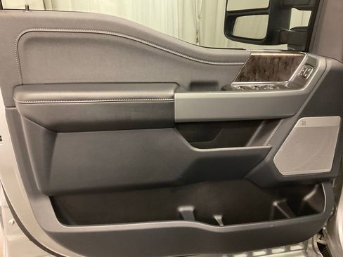 Used 2024 Ford F250 Lariat w/ Sport Appearance Package image 15