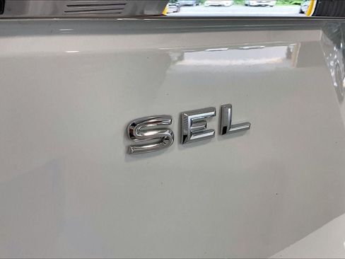 Used 2018 Volkswagen Atlas SEL Premium AWD/4WD image 25