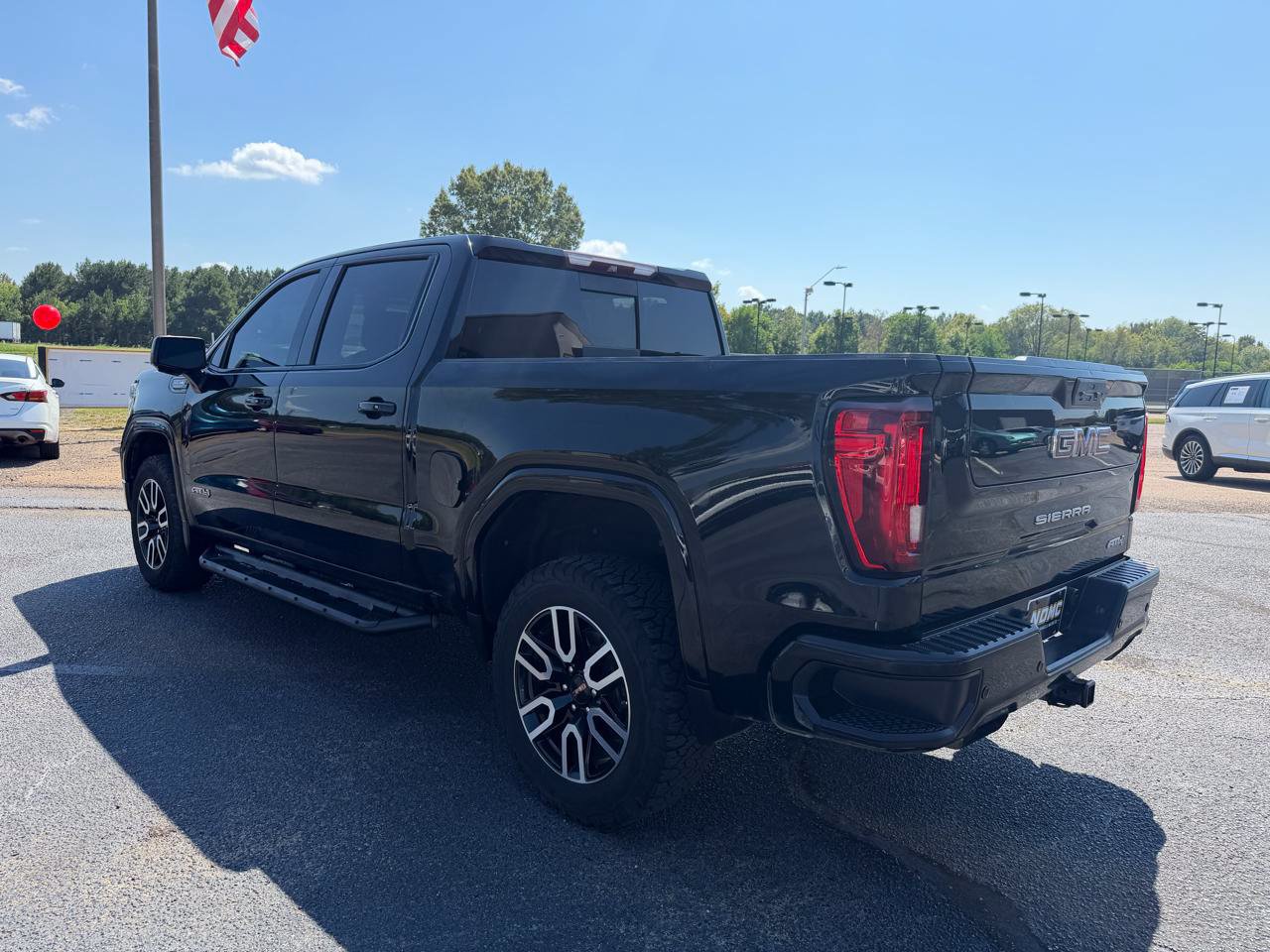 Used 2019 GMC Sierra 1500 AT4 w/ AT4 Premium Package AWD/4WD image 4