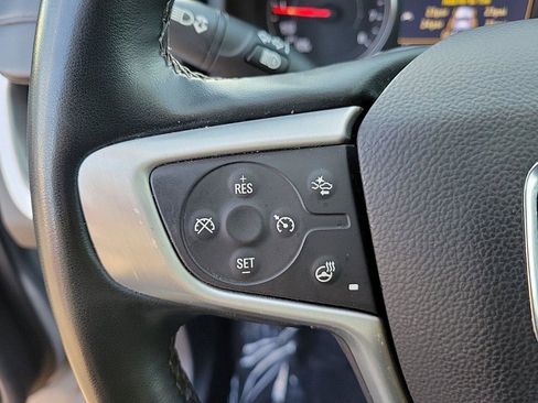 Used 2023 GMC Terrain SLT image 21