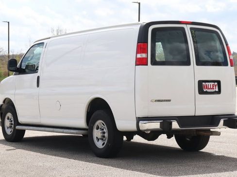 Used 2024 Chevrolet Express 2500 w/ Driver Convenience Package image 6
