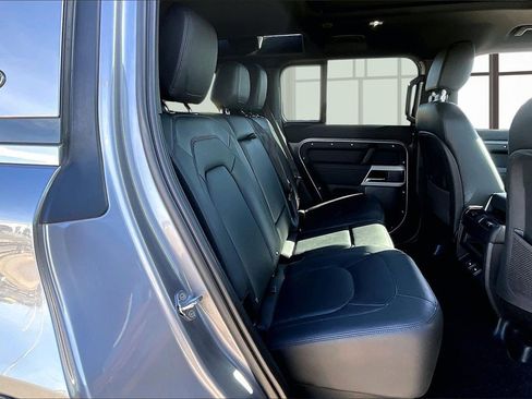 Used 2024 Land Rover Defender 110 S image 27
