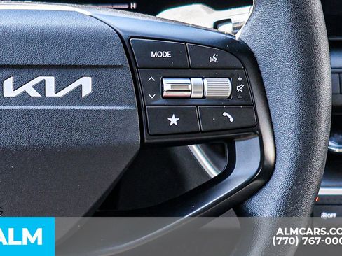 Used 2025 Kia K4 LXS FWD image 32