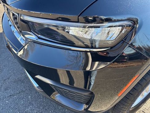 Used 2025 Jeep Grand Cherokee Laredo w/ Luxury Tech Group I image 30