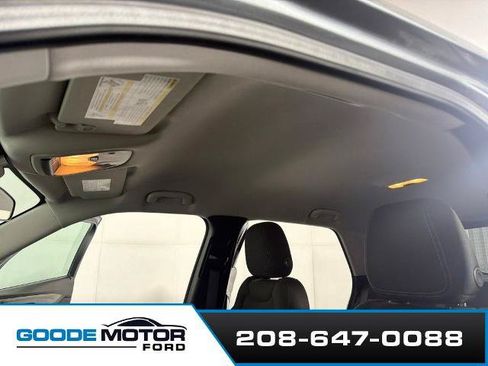 Used 2025 Chevrolet TrailBlazer LT AWD/4WD image 18