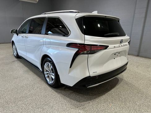 Used 2023 Toyota Sienna Limited AWD/4WD image 6