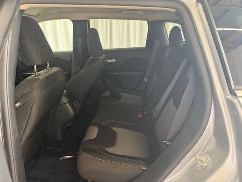 Used 2014 Jeep Cherokee Latitude AWD/4WD image 19