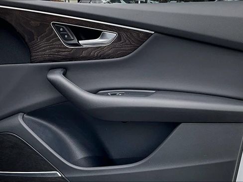 Used 2021 Audi Q8 Premium Plus w/ Premium Plus Package image 22