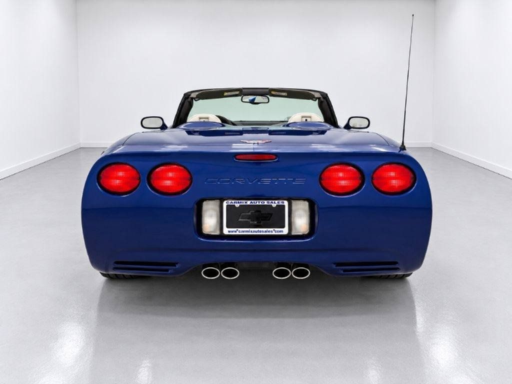 Used 2004 Chevrolet Corvette Convertible w/ Preferred Equipment Group RWD image 4