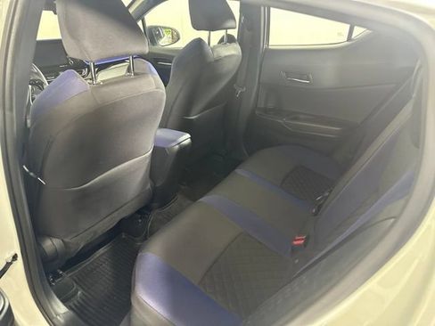 Used 2022 Toyota C-HR XLE FWD image 18