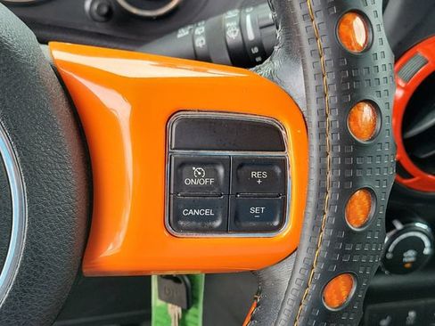 Used 2011 Jeep Wrangler Unlimited Sahara w/ Connectivity Group AWD/4WD image 10