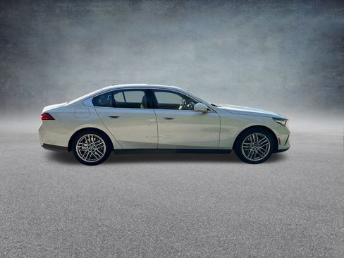 Used 2025 BMW 228i xDrive w/ Premium Package image 11