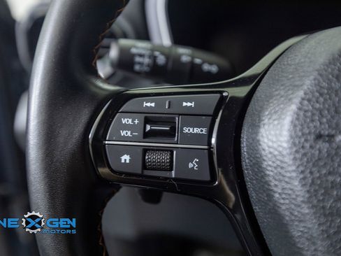 Used 2025 Honda Pilot Sport image 14