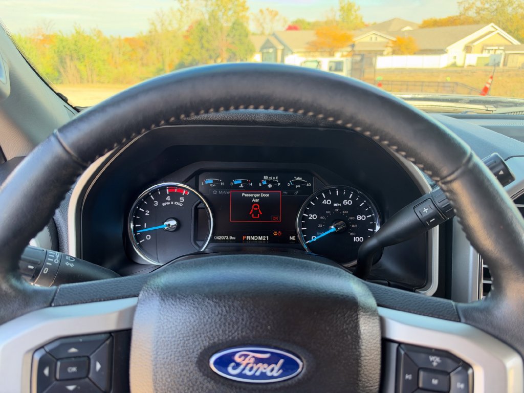 Used 2017 Ford F250 Lariat w/ Lariat Ultimate Package AWD/4WD image 28