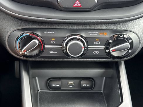 Used 2023 Kia Soul LX w/ LX Technology Package FWD image 22