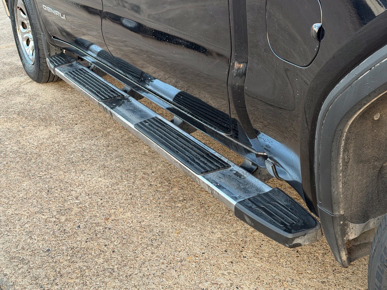 Used 2019 GMC Sierra 1500 SLT RWD image 10