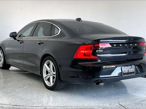Used 2017 Volvo S90 T5 Momentum w/ Convenience Package FWD image 14