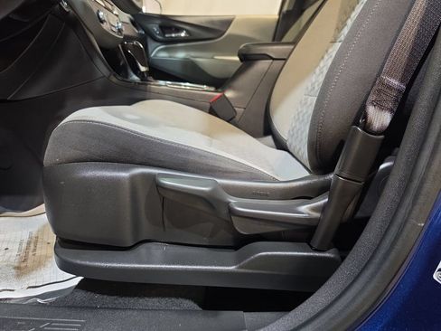 Used 2023 Chevrolet Equinox LS FWD image 14
