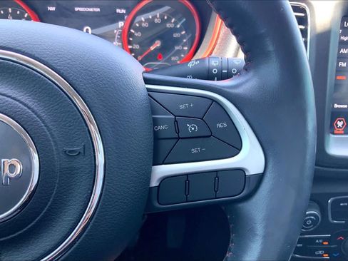 Used 2019 Jeep Compass Trailhawk AWD/4WD image 25