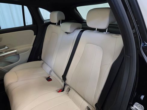 Used 2025 Mercedes-Benz GLA 250 4MATIC image 30