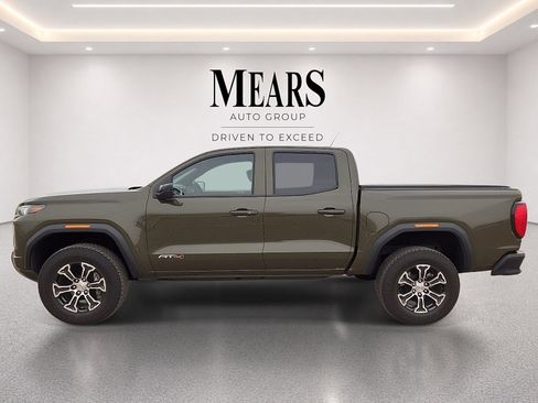 Used 2024 GMC Canyon AT4 AWD/4WD image 2