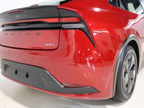 Used 2026 Toyota Prius LE FWD image 9