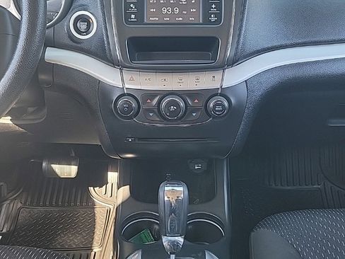 Used 2020 Dodge Journey SE image 14