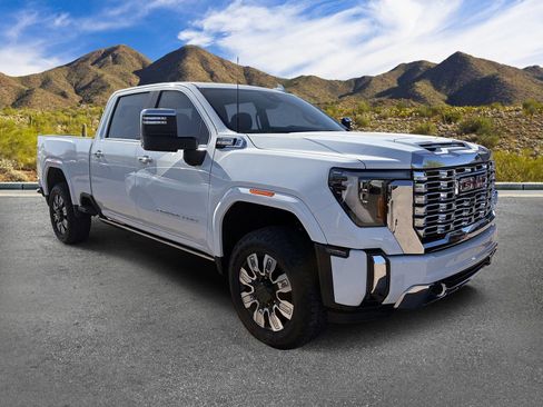 Used 2024 GMC Sierra 2500 Denali w/ Denali Reserve Package AWD/4WD image 4