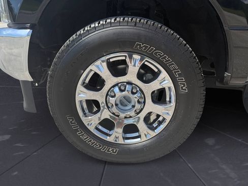 Used 2022 Ford F250 Lariat w/ Lariat Ultimate Package AWD/4WD image 14