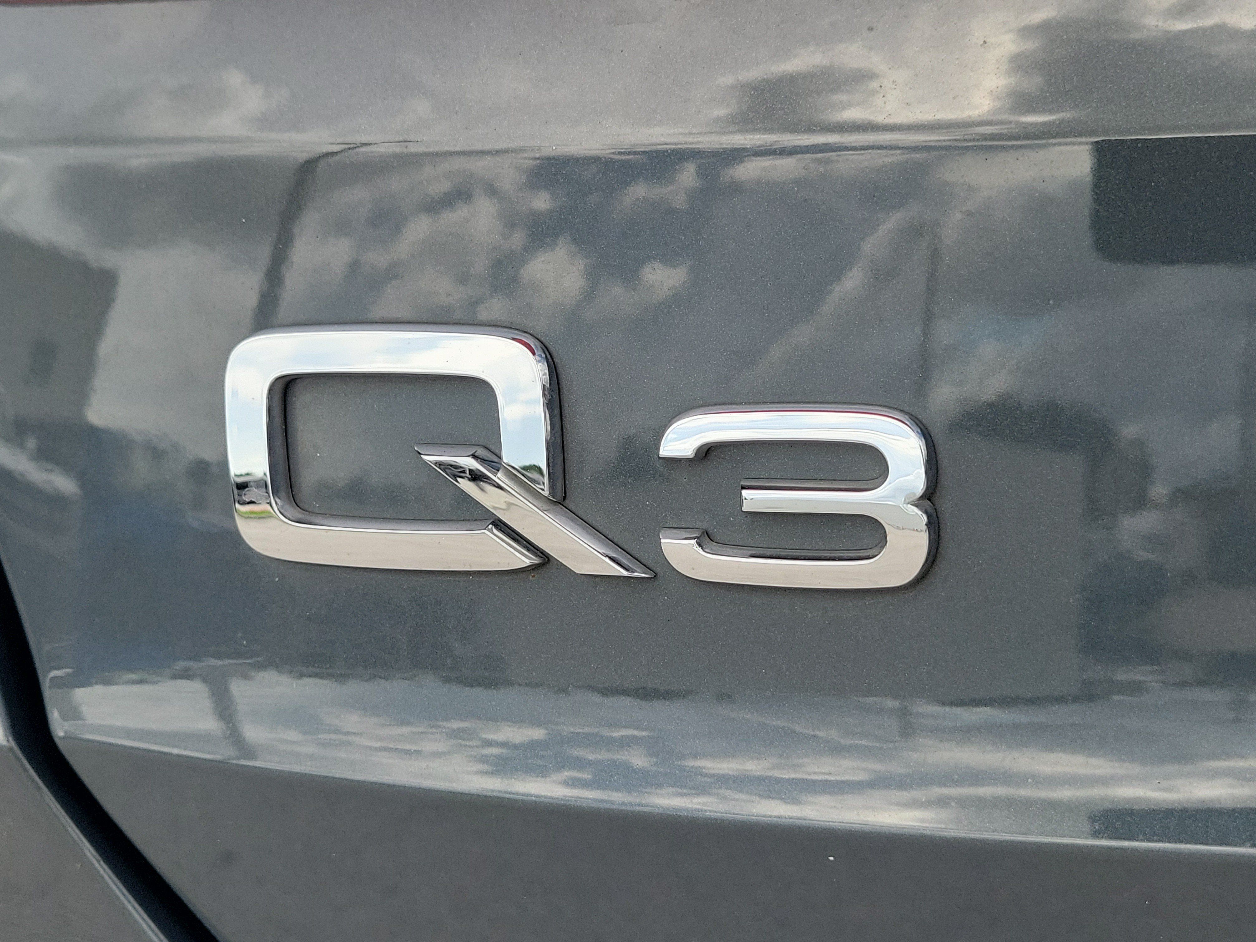 Used 2019 Audi Q3 2.0T Premium w/ Convenience Package AWD/4WD image 11