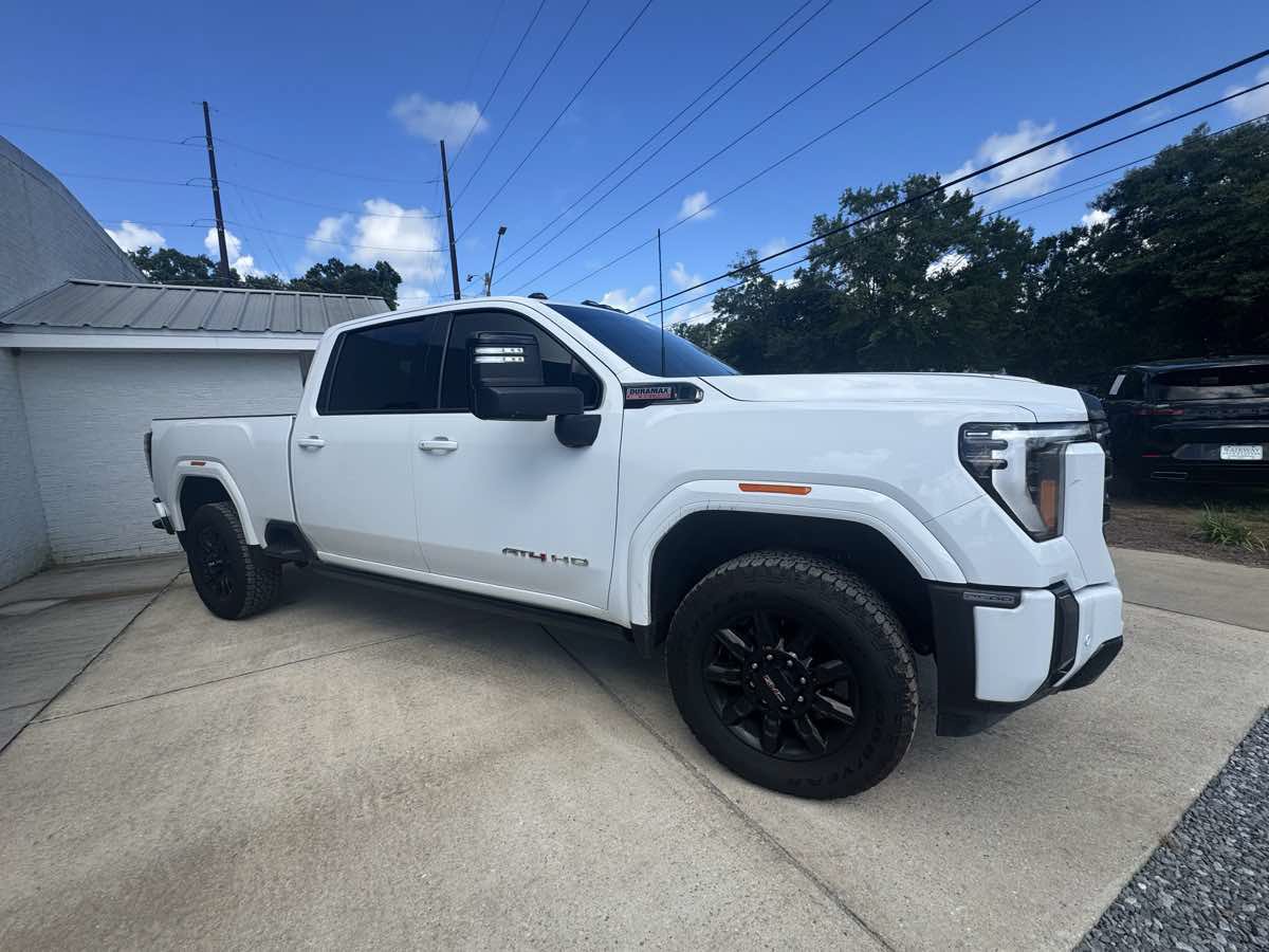 Used 2024 GMC Sierra 2500 AT4 w/ AT4 Premium Plus Package AWD/4WD image 4
