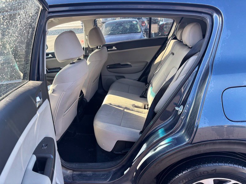 Used 2022 Kia Sportage LX AWD/4WD image 10