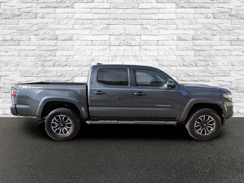 Used 2020 Toyota Tacoma TRD Sport w/ TRD Premium Sport Package RWD image 5