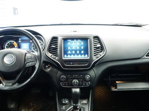 Certified 2020 Jeep Cherokee Trailhawk w/ Cold Weather Group image 23