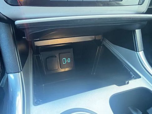 Used 2024 Ford Explorer XLT w/ Equipment Group 202A image 20