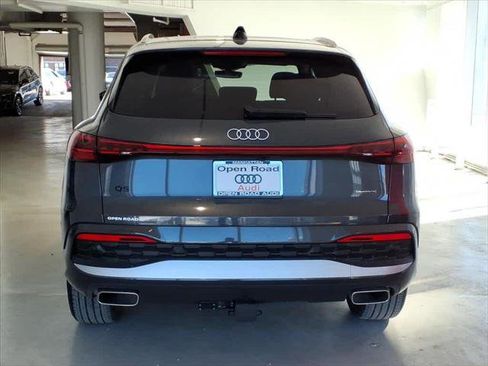 Certified 2025 Audi Q5 Premium w/ Convenience Package image 5