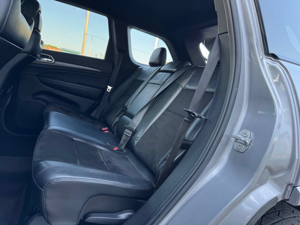 Used 2018 Jeep Grand Cherokee Altitude AWD/4WD image 8