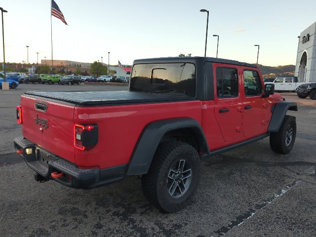 Used 2024 Jeep Gladiator Mojave w/ Technology Group AWD/4WD image 3