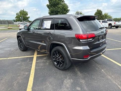 Used 2018 Jeep Grand Cherokee Altitude AWD/4WD image 13