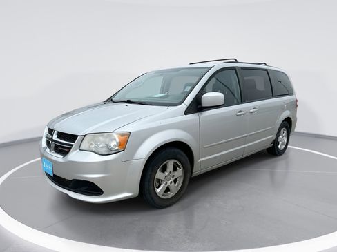 Used 2012 Dodge Grand Caravan SXT image 1