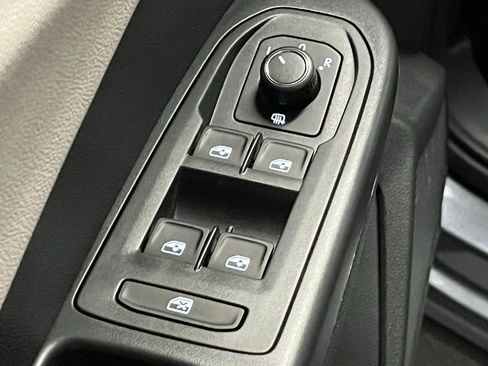 New 2026 Volkswagen Taos S image 15