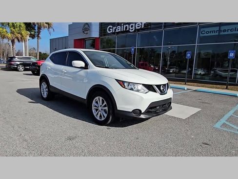 Used 2018 Nissan Rogue Sport S w/ S Appearance Package image 18