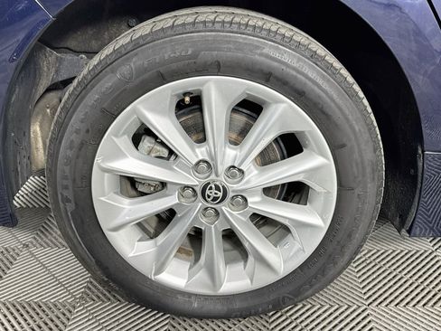 Used 2021 Toyota Corolla LE w/ LE Convenience Package FWD image 31