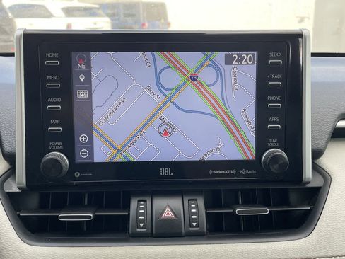 Used 2019 Toyota RAV4 Limited image 22