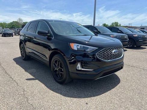 Certified 2024 Ford Edge SEL w/ Convenience Package AWD/4WD image 3