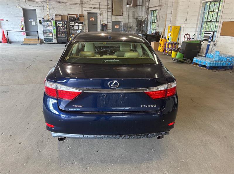 Used 2014 Lexus ES 350 w/ Luxury Package FWD image 7
