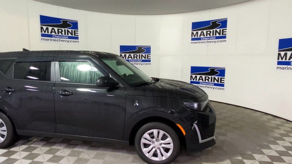 Used 2024 Kia Soul LX FWD image 3