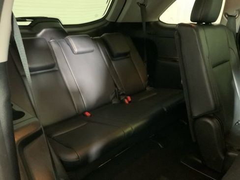 Used 2017 Toyota Highlander XLE image 29