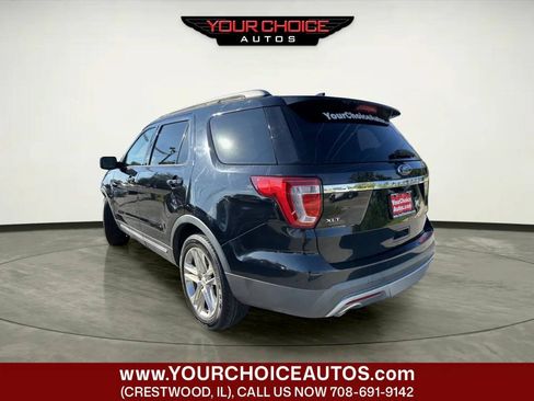 Used 2017 Ford Explorer XLT w/ Equipment Group 202A FWD image 3